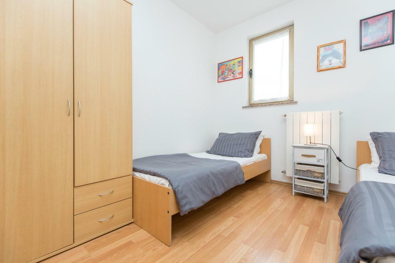 Apartments Cekada ラビン エクステリア 写真