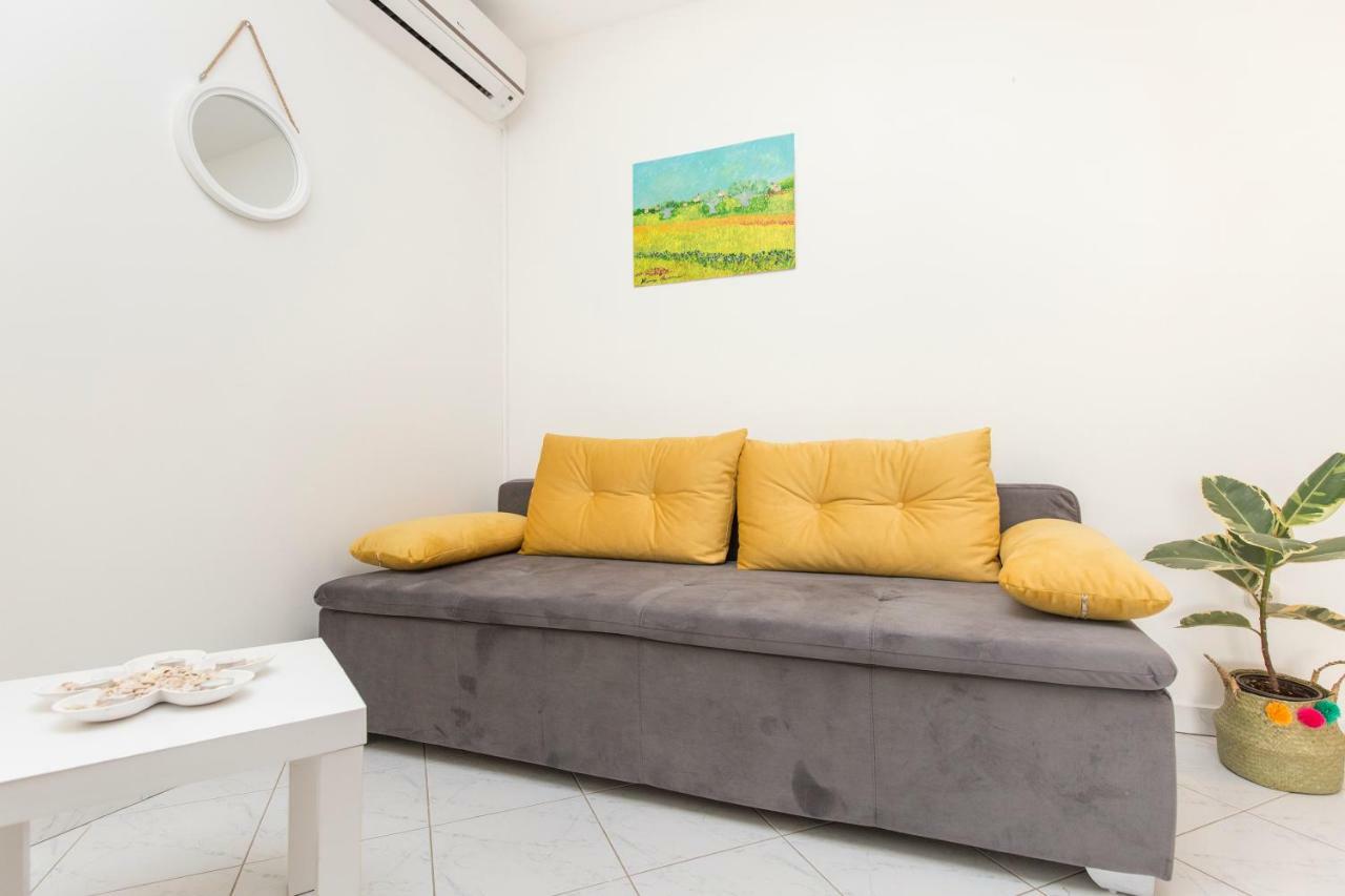 Apartments Cekada ラビン エクステリア 写真