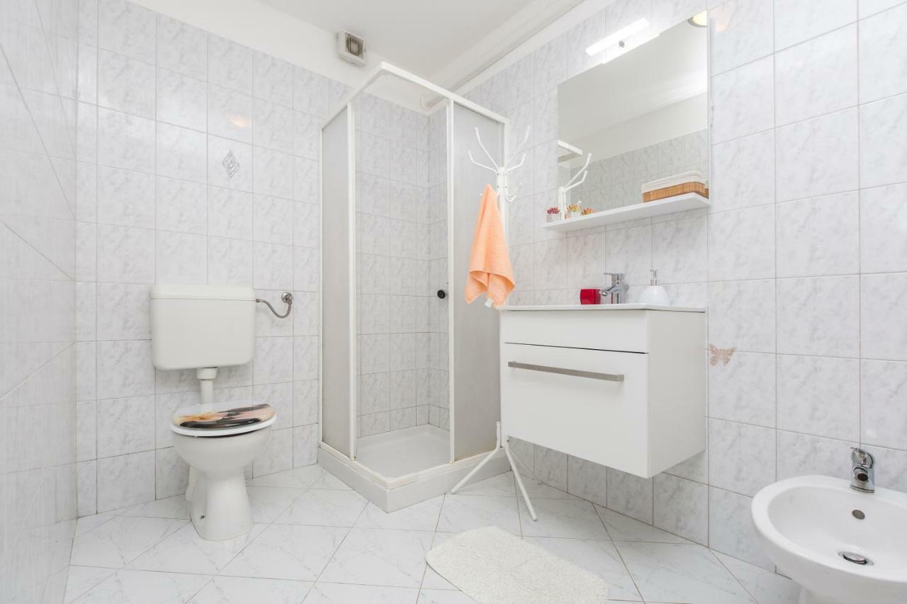 Apartments Cekada ラビン エクステリア 写真